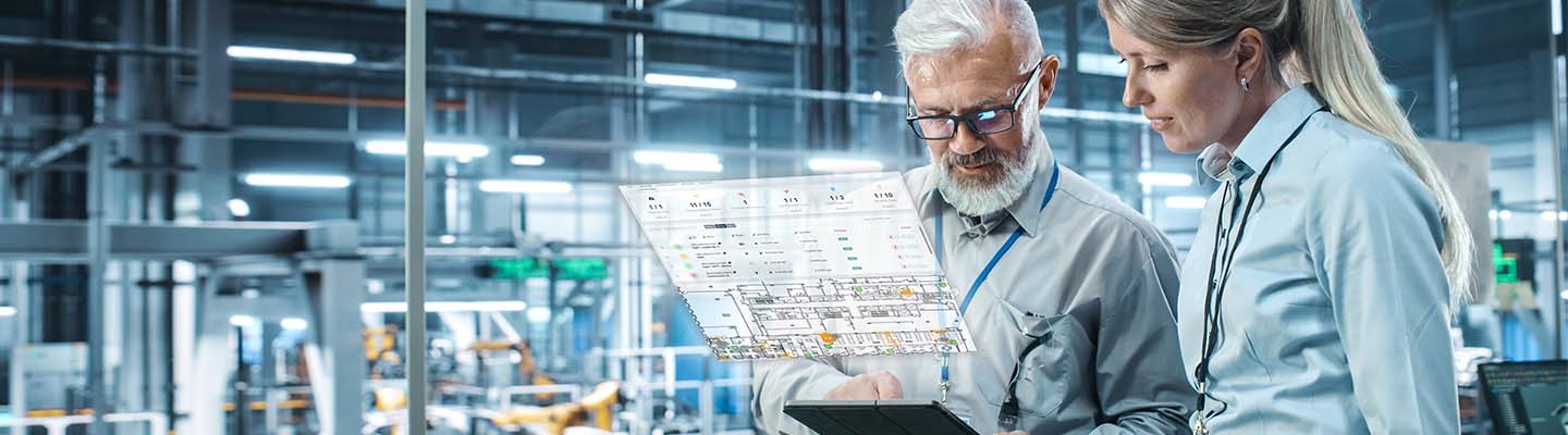 Des employés utilisent les solutions de gestion des actifs de Bell pour faire le suivi, la surveillance et la gestion des actifs en temps quasi réel.
