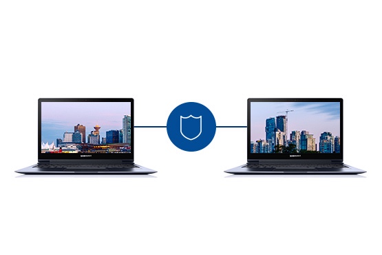 Deux ordinateurs portables partageant une connexion Internet